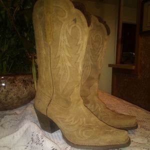 Ariat pointed toe boots